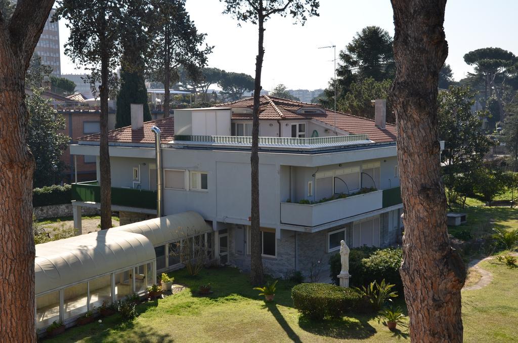 로마 Casa Per Ferie Cardinal G. Guarino B&B 외부 사진