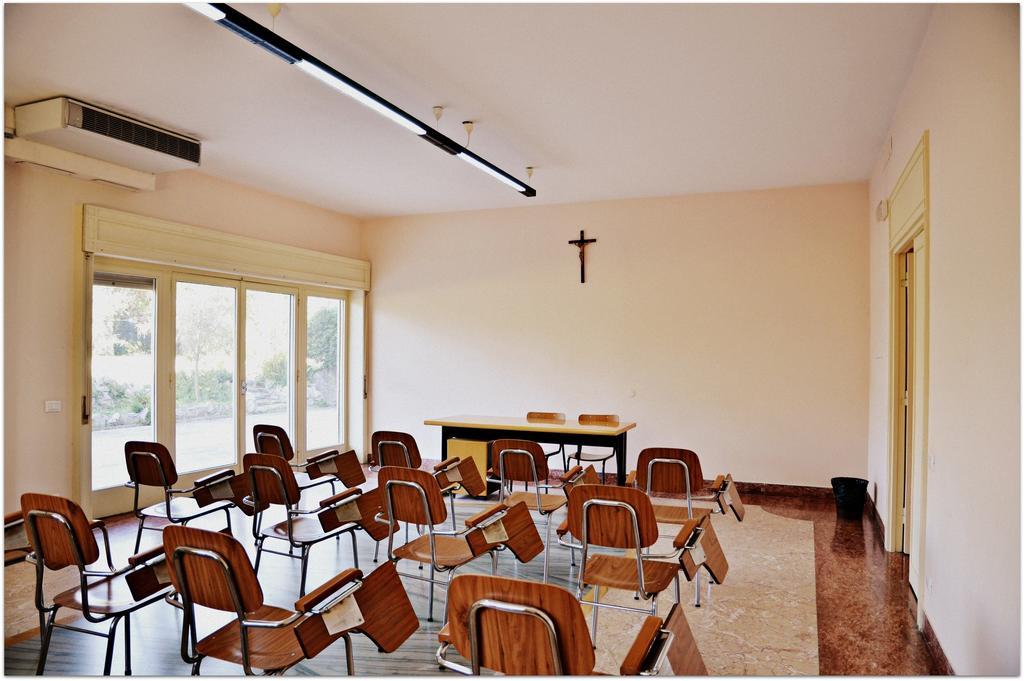 로마 Casa Per Ferie Cardinal G. Guarino B&B 외부 사진