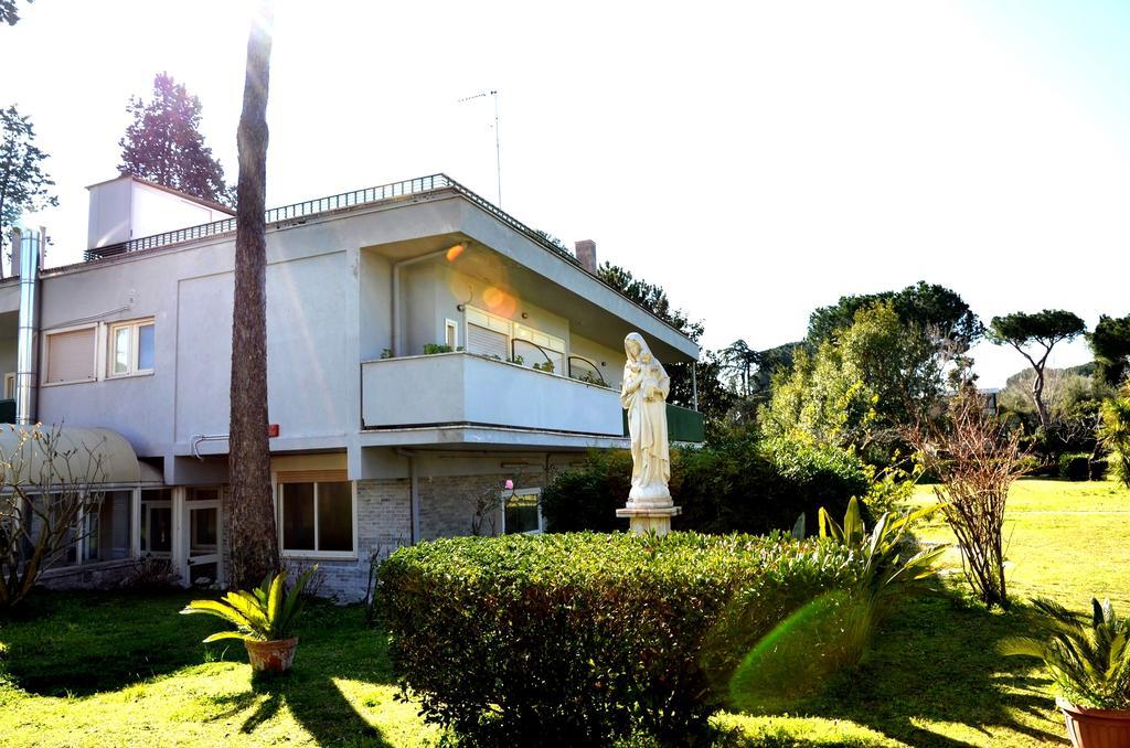 로마 Casa Per Ferie Cardinal G. Guarino B&B 외부 사진