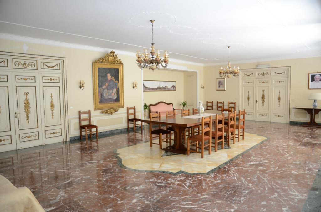 로마 Casa Per Ferie Cardinal G. Guarino B&B 외부 사진