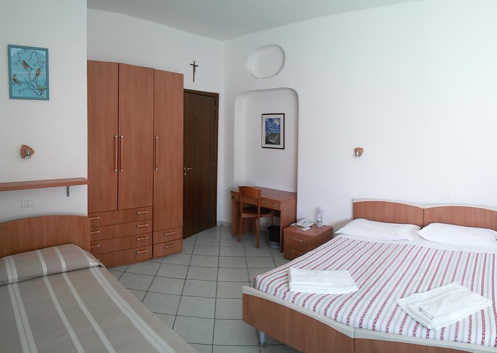 로마 Casa Per Ferie Cardinal G. Guarino B&B 외부 사진